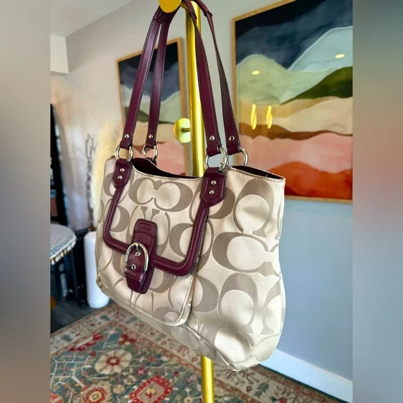 Coach Tan Shoulder Bag with Signature Design - Never Used - Picture 3 of 15